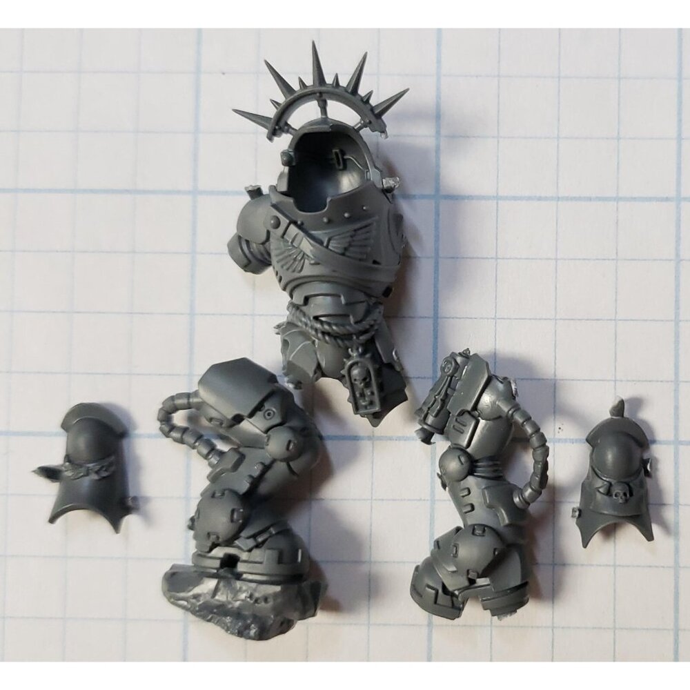 Warhammer 40k Space Marine Bits Captain in Gravis Armor Torso Legs Iron Halo